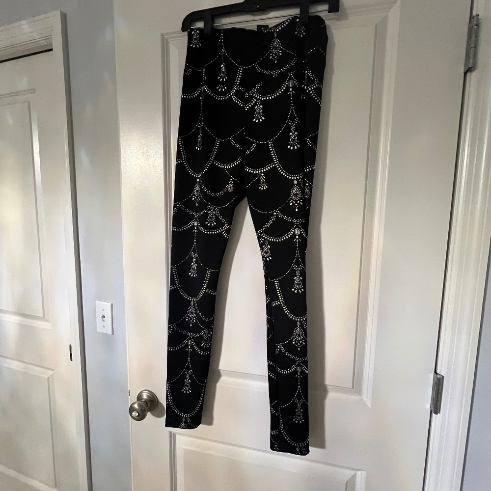 White House Black Market Silver Foil Chandelier Runway Leggings - NWT